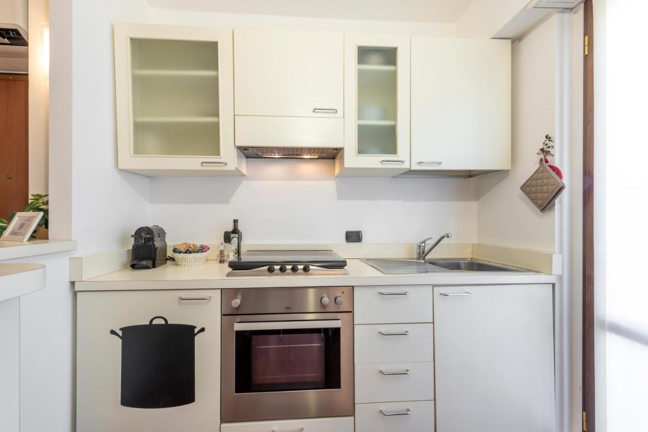 Ferrucci, 6 - Monolocale Al Settimo Cielo Lägenhet Milano Exteriör bild
