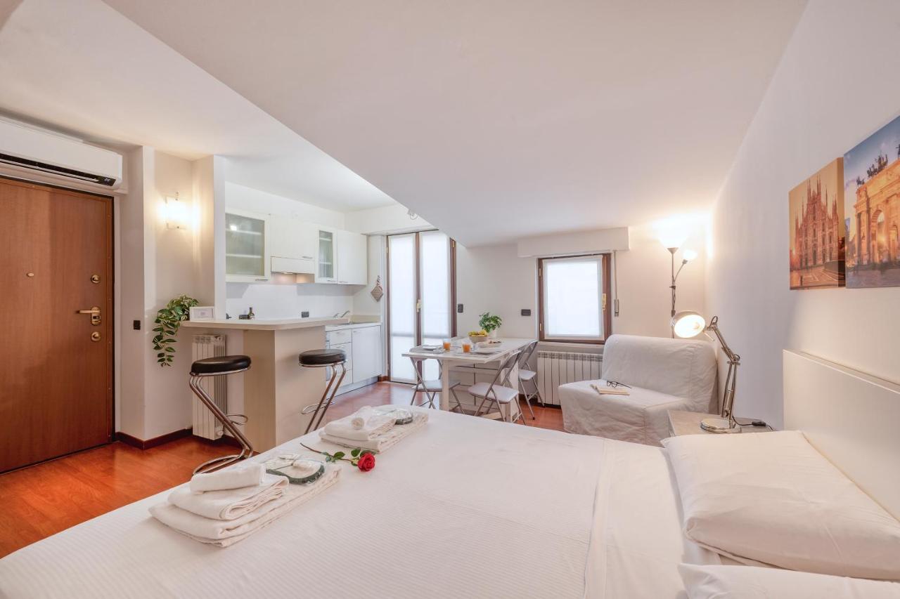 Ferrucci, 6 - Monolocale Al Settimo Cielo Lägenhet Milano Exteriör bild